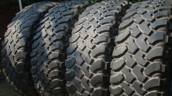 ขายยาง BF Goodrich Mud 30 9.5 r15 ลุยสวน ขายยาง BF Goodrich Mud 30 9.5 r15 ลุยสวน