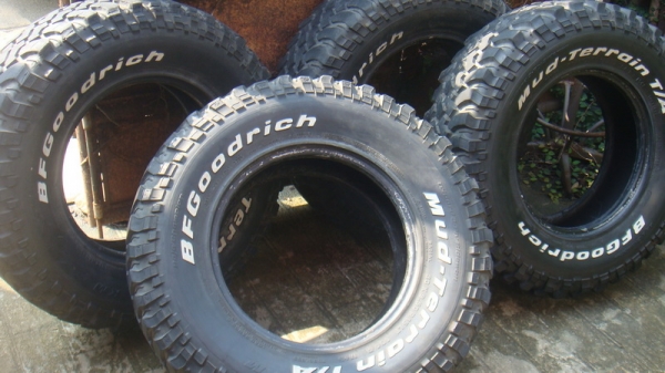 ขายยาง BF Goodrich Mud 30 9.5 r15 ลุยสวน ขายยาง BF Goodrich Mud 30 9.5 r15 ลุยสวน