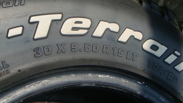 ขายยาง BF Goodrich Mud 30 9.5 r15 ลุยสวน ขายยาง BF Goodrich Mud 30 9.5 r15 ลุยสวน