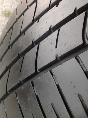 ขายยาง195/55/16 ปี 1610 BRIDERTONE TURANZA ER30 1 ชุด  ราคา :  2,500.00  บาท