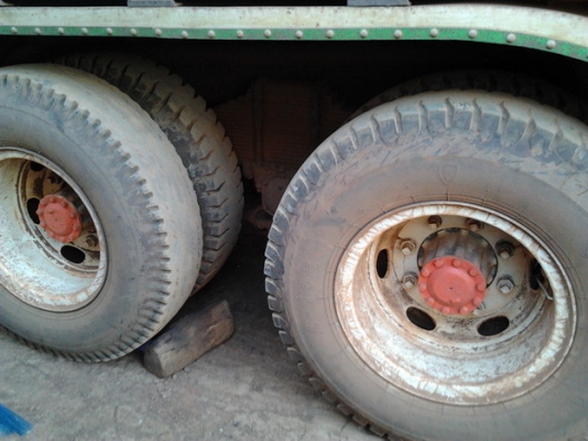 HINO F17 - 185 HP HO7C สิบล้อดั๊มพ์ 2 เพลา ช่วงล่างใหญ่ 2 เพลาของ HINO SUMO 227 มีสโลว์ให้ครบพร้อม กระบะดั๊มพ์ไม้คอกสูงสภาพสวยไม่มีผุ เครื่องดี ภายในครบไม่มีผุ แอร์เย็น พวงมาลัยเพาเวอร์ เบรคทริ๊ปฟี้ เอกสารทะเบียนครบพร้อมโอนครับ