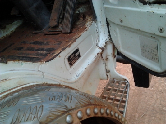 HINO F17 - 185 HP HO7C สิบล้อดั๊มพ์ 2 เพลา ช่วงล่างใหญ่ 2 เพลาของ HINO SUMO 227 มีสโลว์ให้ครบพร้อม กระบะดั๊มพ์ไม้คอกสูงสภาพสวยไม่มีผุ เครื่องดี ภายในครบไม่มีผุ แอร์เย็น พวงมาลัยเพาเวอร์ เบรคทริ๊ปฟี้ เอกสารทะเบียนครบพร้อมโอนครับ