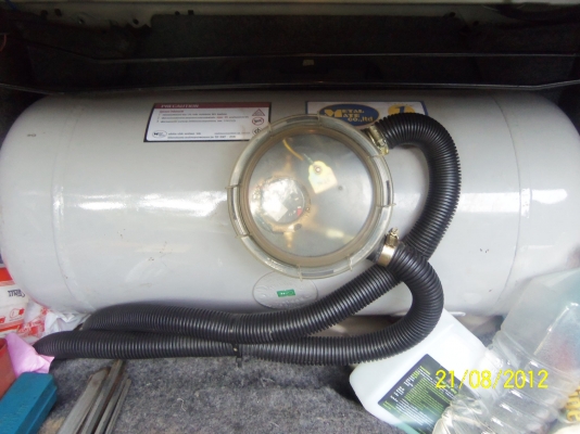 -ขายรถยนต์ NISSAN CEFIRO A32 ปี 97 2.0 G ติดแก๊ส LPG ใครต้องการเท่าไรรองเสนอมาดูคับราคานี้ตั้งไว้