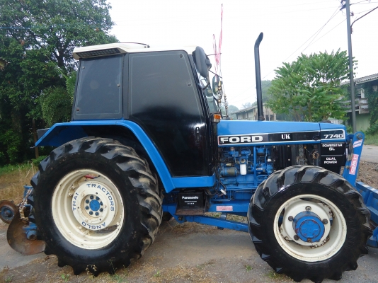 ขายรถไถford7740พร้อมใช้งาน