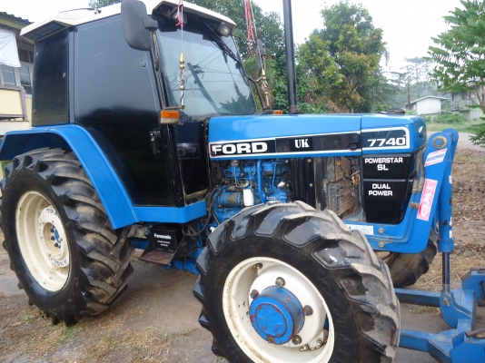 ขายรถไถford7740พร้อมใช้งาน