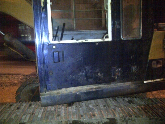 ประกาศขาย Komatsu PC60-1L พร้อมหัวกระแทกปูน