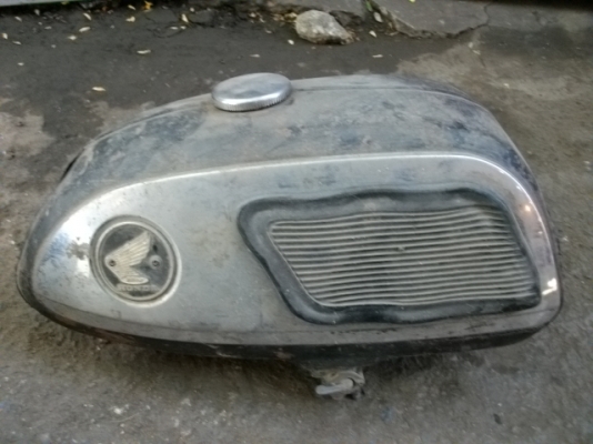 ขายถังนำ้มันรถฮอนด้าcd65,cd70(3ใบ)