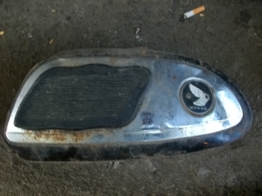 ขายถังนำ้มันรถฮอนด้าcd65,cd70(3ใบ)