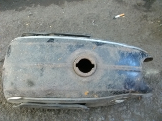 ขายถังนำ้มันรถฮอนด้าcd65,cd70(3ใบ)