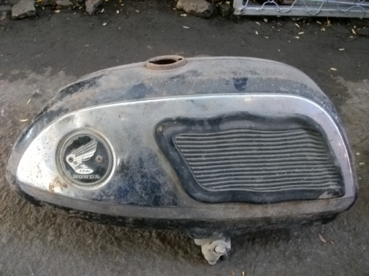 ขายถังนำ้มันรถฮอนด้าcd65,cd70(3ใบ)