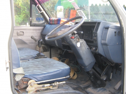 ขายอีซูซุ6ล้อ 115แรงติดเครน3ตัน รถห้างแท้