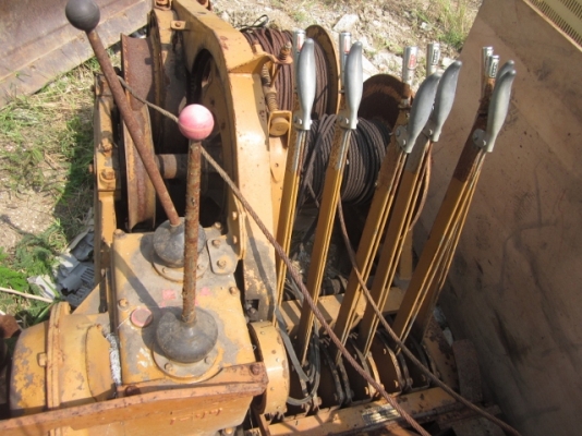 ขาย--วิ๊นสำหรับตอกเสาเข็ม / ปั่นจั่น เครื่อง MITSUBISHI 4 สูบ ดีเซล