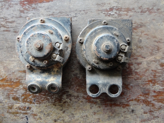 ขายแตรรถมอไซค์โบราณ  แท้  650 บาท สนใจ โทร.081-005-8785