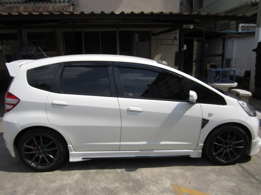 ขาย HONDA-JAZZ I-VTEC SV(AS) สวยเดิมถูก