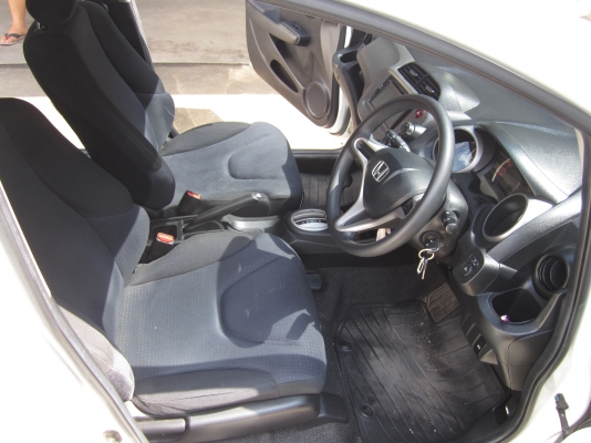 ขาย HONDA-JAZZ I-VTEC SV(AS) สวยเดิมถูก