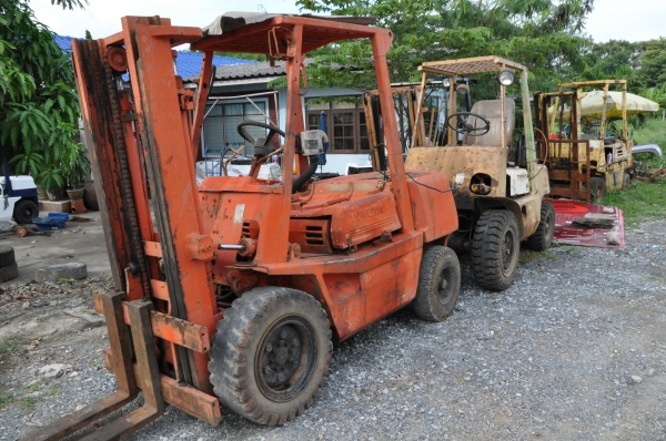 รถโฟร์คลิฟท์ TOYOTA  3 ตัน เกียร์ออโต้  เครื่องดีเซล พร้อมใช้งาน