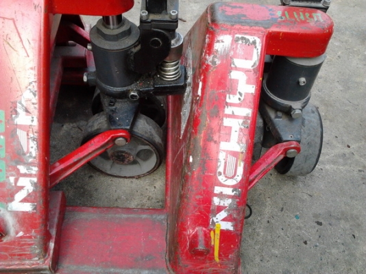 จำหน่าย รถยกลากจูง 2.5 -3.0 ตัน