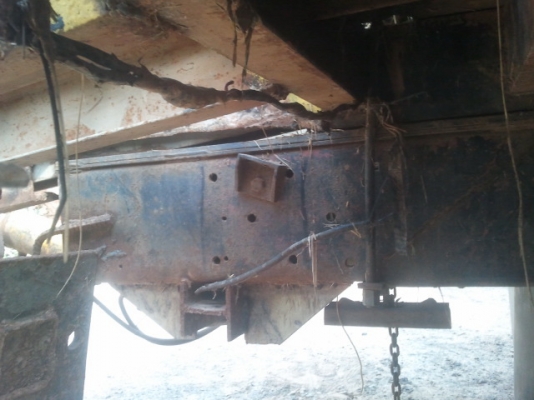 ขาย ROCKY เพลาเดียวเครื่อง 6BG  175 แรง รถล่อง 6 เกียร์เดินหน้า สภาพพร้อมใช้ (มีกระบะคอกเหล็กให้)