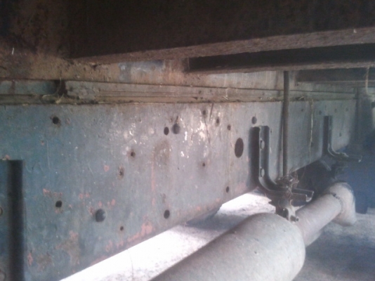 ขาย ROCKY เพลาเดียวเครื่อง 6BG  175 แรง รถล่อง 6 เกียร์เดินหน้า สภาพพร้อมใช้ (มีกระบะคอกเหล็กให้)