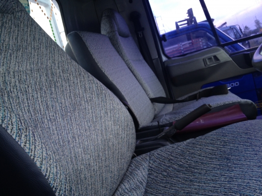 ขาย HINO FC4J 140 แรง ยาว 5.50 เมตร จดปี 43 ขาย HINO FC4J 140 แรง ยาว 5.50 เมตร จดปี 43