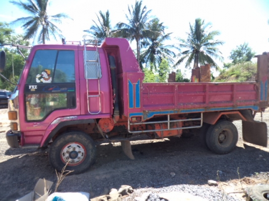 ขายรถ6ล้ออีซูซุร็อกดั้ม195 แรง สภาพสวยพร้อมใช้งานคับเอกสารพร้อมโอน