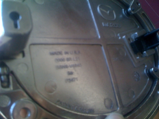 ปรับราคาลง* ขาย ฝาปิดถังน้ำมันแต่ง OEM for MAZDA3 5dr made in USA