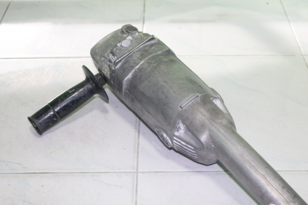 เครื่องเจียร์ยี่ห้อmakitaรุ่น9617 ขนาดใบ 7 นิ้ว สภาพพร้อมใช้ครับ