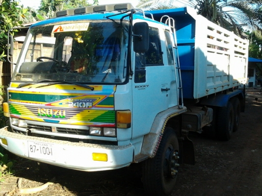 ***ขายแล้วครับขอบคุณ Truck2hand ขาย 10ล้อ2เพลาดั๊ม สภาพสวยเดิมๆ ISUZU FXZ13NFY 210 เครื่องเดิมเกียร์เดิม แห้งดีแรง ไม่เยิ้ม ช่วงล่างแน่นคัสซีสวยเดิม กระบะดั๊มเหล็กสภาพสวยไม่มีผุไม่หัก พื้นดี ข้างดี ยางดี10เส้น หัวบางภายในดี คอนโซลดี พร้อมใช้พร้อมลุยงาน รา