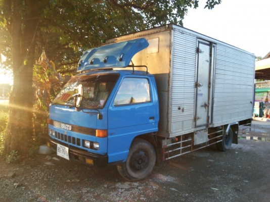 ขาย  NPR. 115  แรงม้า.