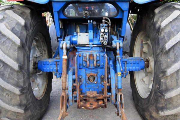 ขายรถไถ 2 เพลา (4WD) FORD TW-25 สนใจติดต่อ 086-775-7900