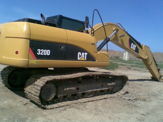 ขาย CAT 320D กระบอกดำ / ทำงาน 6,xxx กว่าชั่วโมง
