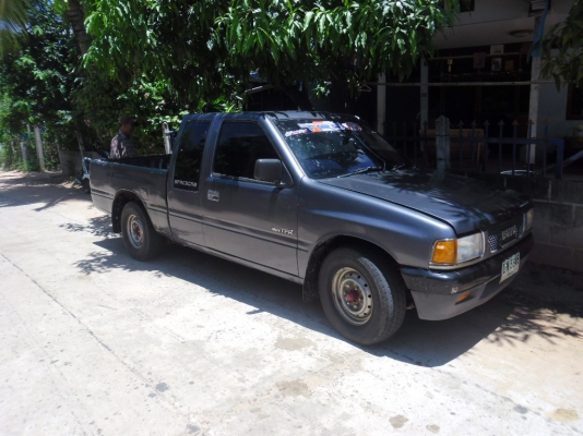 รถกระบะisuzu 2500 แคป สวยภายในสวยเอกสารทะเบียนพร้อมสนใจโทรมนะครับ พวงมาลัยธรรมดา