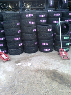 ขายยาง235 40 18 265 35 18 ใหม่ชุดละ11500