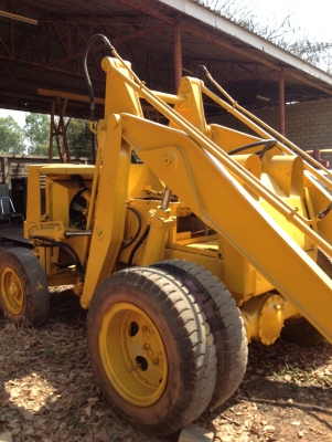 ขาย รถตักล้อยาง