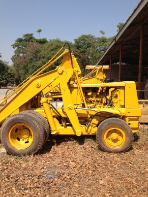 ขาย รถตักล้อยาง