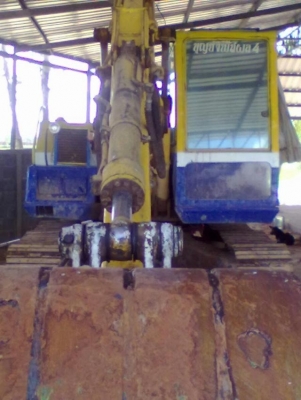 KOMATSU PC 120-3 เครื่องแน่นแรงดีไม่มีเยิ้มเลยครับ ภายในเก๋งคอนโทรลยาว แอร์เย็นจัด รถทำงานเร็วไม่โหลด ภายนอกบูมอาร์มสวยไม่มีปะไม่มีดาม ช่วงล่างเอวแน่นดี โซ่บูทใบแทรกหนาดีประมาณ 60\% พร้อมทำงานได้เลย เอกสารสัญญาซื้อขาย ราคาต่อรองได้ครับ