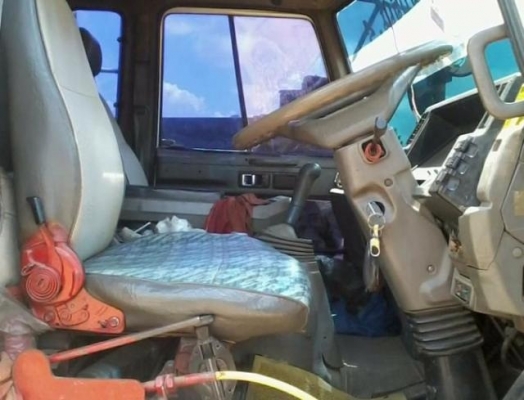 ISUZU ROCKY 195 HP 6HE1 หกล้อดั๊มพ์ กระบะดั๊มพ์เหล็ก 6 ตันยิงหน้าความยาว 3.60 เมตรสภาพดี เครื่องแน่นแรงดี ภายในห้องเก๋งคอนโซลสวย แอร์เย็น พวงมาลัยเพาเวอร์ ระบบเบรคทริ๊ปฟี้ ช่วงล่างคัชซีสวยไม่มีดาม ยาง 8.25 ขอบ 16 สภาพดี 70\% พร้อมบรรทุกพร้อมใช้งาน เอกสารทะ ISUZU ROCKY 195 HP 6HE1 หกล้อดั๊มพ์ กระบะดั๊มพ์เหล็ก 6 ตันยิงหน้าความยาว 3.60 เมตรสภาพดี เครื่องแน่นแรงดี ภายในห้องเก๋งคอนโซลสวย แอร์เย็น พวงมาลัยเพาเวอร์ ระบบเบรคทริ๊ปฟี้ ช่วงล่างคัชซีสวยไม่มีดาม ยาง 8.25 ขอบ 16 สภาพดี 70\% พร้อมบรรทุกพร้อมใช้งาน เอกสารทะ