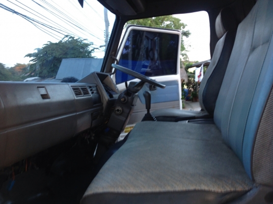 ขาย 6 ล้อ Hino FC ซูเปอร์เสี่ย 120 แรง รถห้างแท้ กระบะคอกยาวประมาณ 4.50สภาพพร้อมใช้ เอกสารพร้อมโอน ขาย 6 ล้อ Hino FC ซูเปอร์เสี่ย 120 แรง รถห้างแท้ กระบะคอกยาวประมาณ 4.50สภาพพร้อมใช้ เอกสารพร้อมโอน
