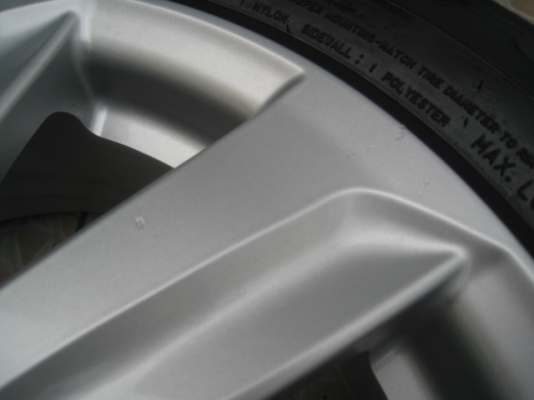 ขายล้อแม็ก Toyota vios ถอดจากรถป้ายแดง 15"x5.5" et45 4รู 100+ ยางปี 1813  (081-3747940)