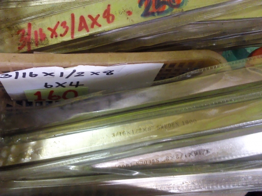 มีดกลึงขาวเกรด 1900 ของSWEDE มีหลายความหนาให้เลือกเริ่ม 130 บาท