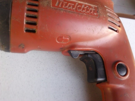 สว่านมือ MAKITA ซ้าย-ขวาได้ พร้อมใช้กำลังเยอะเปลียนสายไฟใหม่