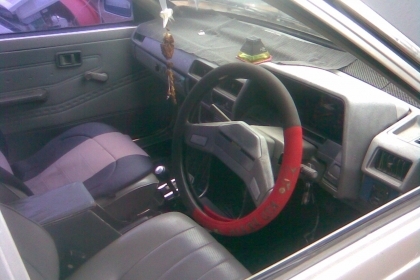 รถเก๋งนิสสันสภาพดีครับไม่มีผุครับเครื่องยนต์ 1200 ซีซีครับวิ่งดีครับเครื่องดี  ราคานี้สุดคุ้มครับ  แอร์เย็นครับเบาะหนังครับทะเบียนพร้อมชุดโอนครับ