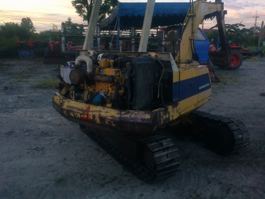 จัดไปเลยแบ็คโฮ KOMATSU PC30-5 ราคาโดนๆ