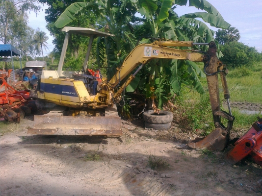 จัดไปเลยแบ็คโฮ KOMATSU PC30-5 ราคาโดนๆ