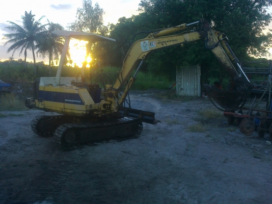 จัดไปเลยแบ็คโฮ KOMATSU PC30-5 ราคาโดนๆ