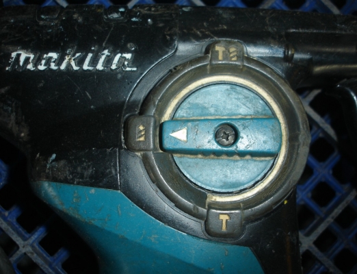 สว่านโรตารี่3ระบบ Makita HR2810T 28 mm. 800W