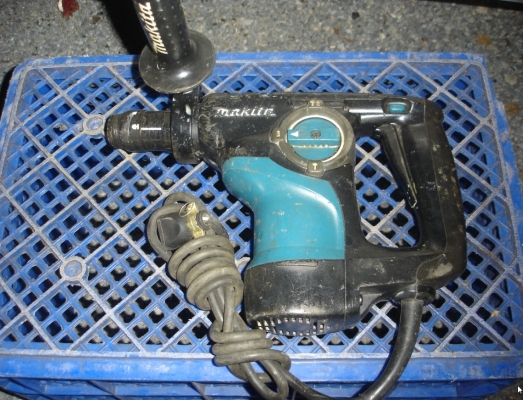 สว่านโรตารี่3ระบบ Makita HR2810T 28 mm. 800W