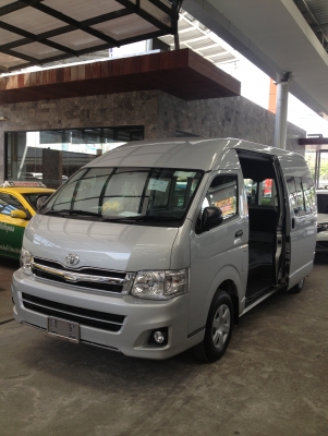 รถตู้Commuter ป้ายแดง ส่วนลด 160,000 บาท เริ่มดาวน์ 10\% รับรถทันที