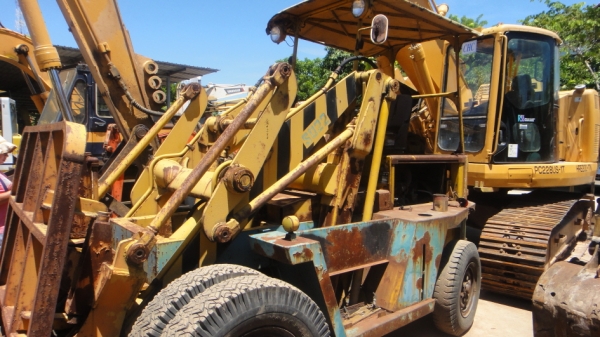 ีรถตัก TMC S022 (6 ตัน) ล้อยาง