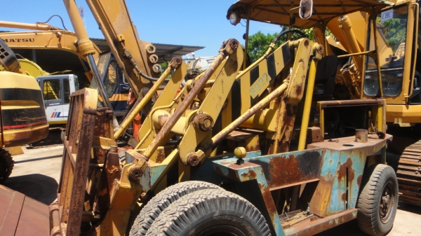 ีรถตัก TMC S022 (6 ตัน) ล้อยาง